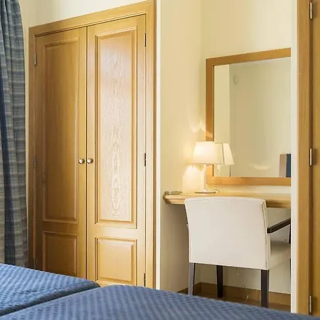 Villa Sleeps 4 With Air Con And Wifi